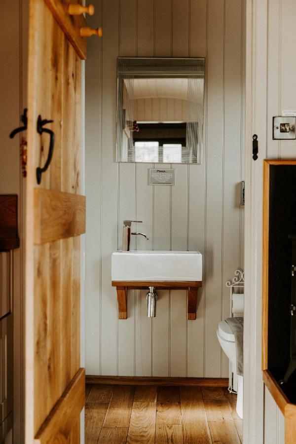 The Little John Petite Cosy Log Cabin - Sleeps 2, Great For Romantic Breaks, Couples, Single Guests, Near Sherwood Forest At Fairview Farm, Nottingham Set In 88 Acres Blidworth Kültér fotó