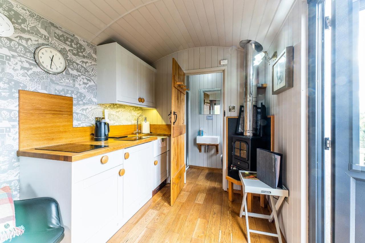 The Little John Petite Cosy Log Cabin - Sleeps 2, Great For Romantic Breaks, Couples, Single Guests, Near Sherwood Forest At Fairview Farm, Nottingham Set In 88 Acres Blidworth Kültér fotó