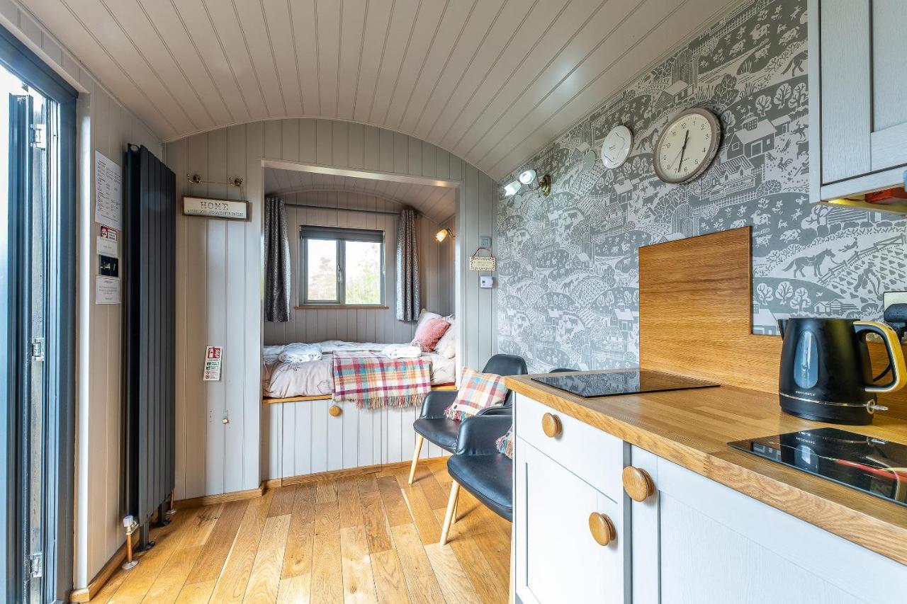The Little John Petite Cosy Log Cabin - Sleeps 2, Great For Romantic Breaks, Couples, Single Guests, Near Sherwood Forest At Fairview Farm, Nottingham Set In 88 Acres Blidworth Kültér fotó