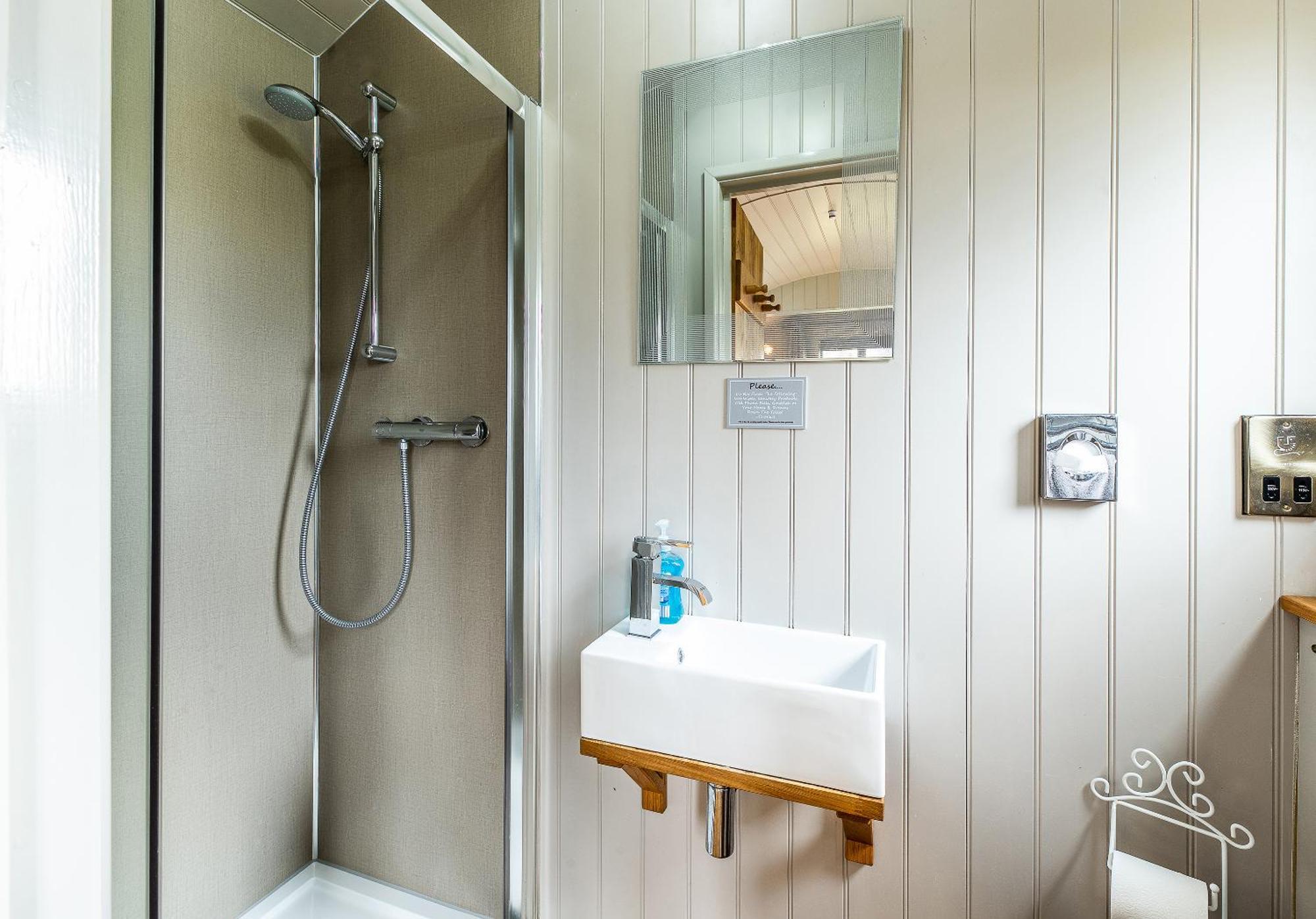 The Little John Petite Cosy Log Cabin - Sleeps 2, Great For Romantic Breaks, Couples, Single Guests, Near Sherwood Forest At Fairview Farm, Nottingham Set In 88 Acres Blidworth Kültér fotó